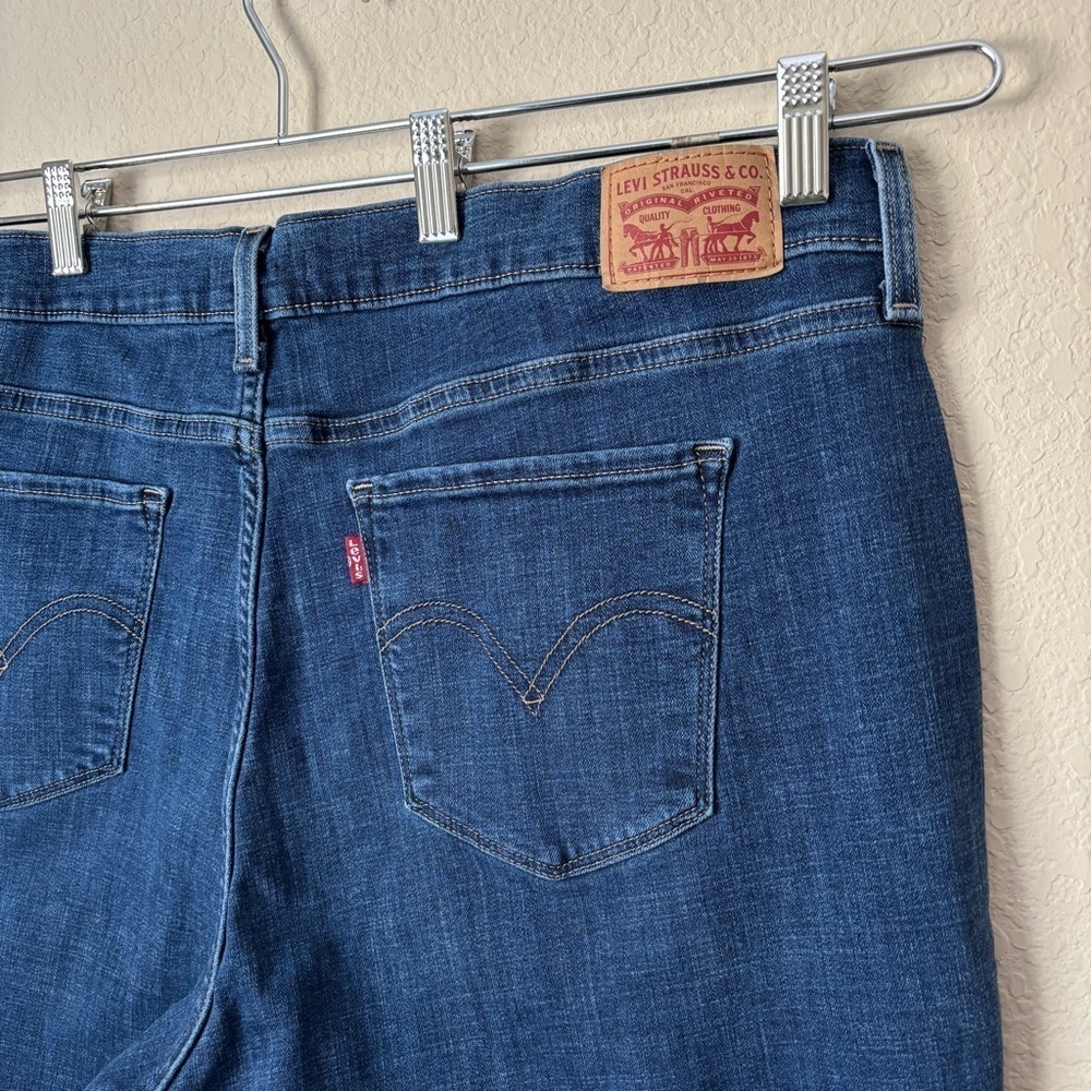 Levi's 20W Classic Bootcut Essential Denim Jeans - Picture 9 of 12